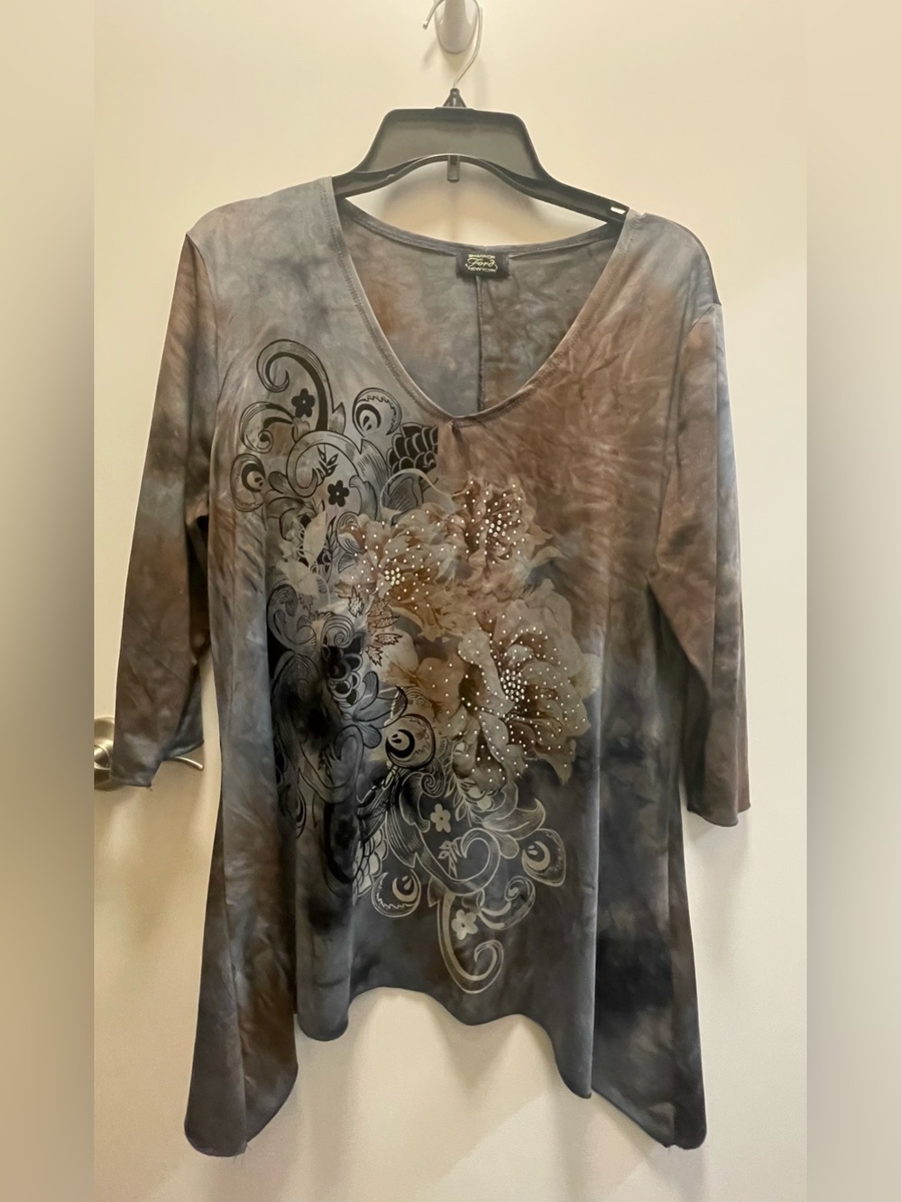 Shannon Ford New York Floral Rhinestone Top – Soft Stretch Tunic